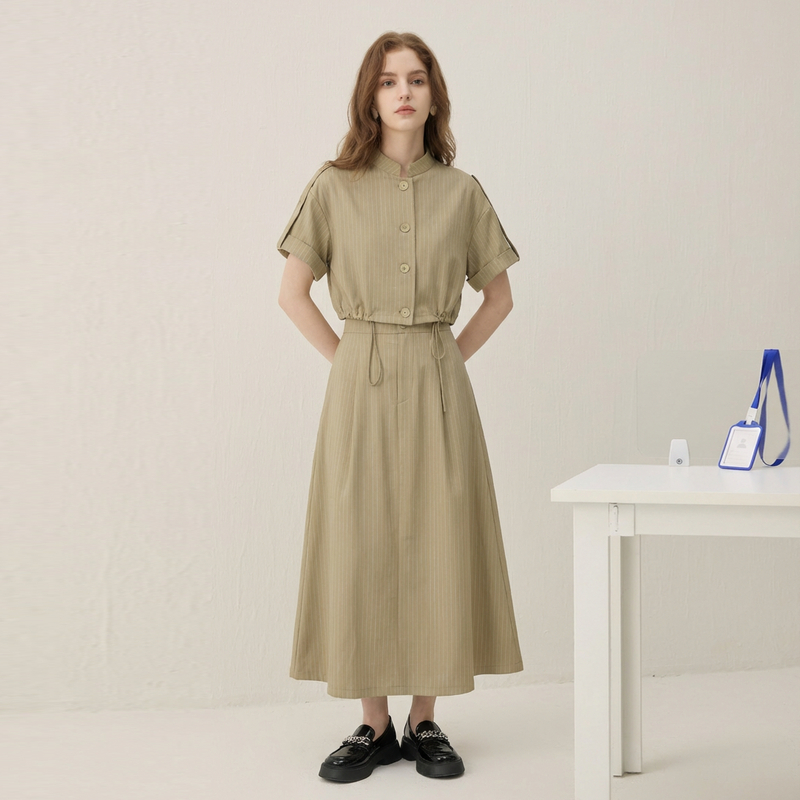 谜底两件式连衣裙短袖2026年春季新品翻领设计感长裙女265ML5006