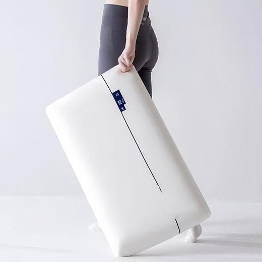 酒店同款!!【煜财猫 云朵慢回弹记忆枕】深睡记忆枕 酒店专柜同款 零压慢回弹枕 护颈椎助睡眠专用 酒店枕芯 颈椎枕芯 学生宿舍睡眠枕 70cm*40cm*10cm/袋装 商品图5