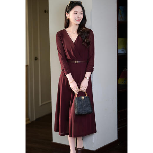 【预售10天】优雅凉感醋酸连衣裙 米思阳2026春季新款法式优雅通勤醋纤V领七分袖中长款连衣裙女6068 商品图1