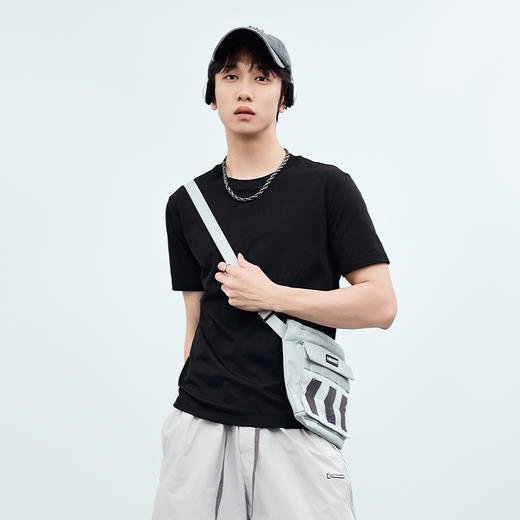 【新品上新】HX 夏季圆领短袖T恤合体版型S102522651101/02 商品图1