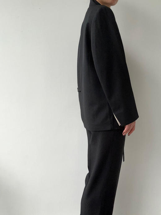 YANYI CHANG｜91800210 中式交叠领系带廓形西装 [ 黛墨黑 ] 商品图8