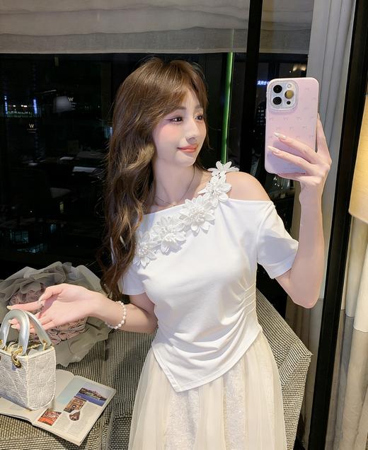 张心子【白芷鸢尾】露肩蕾丝拼接不规则显瘦T恤上衣 U2603012 商品图9