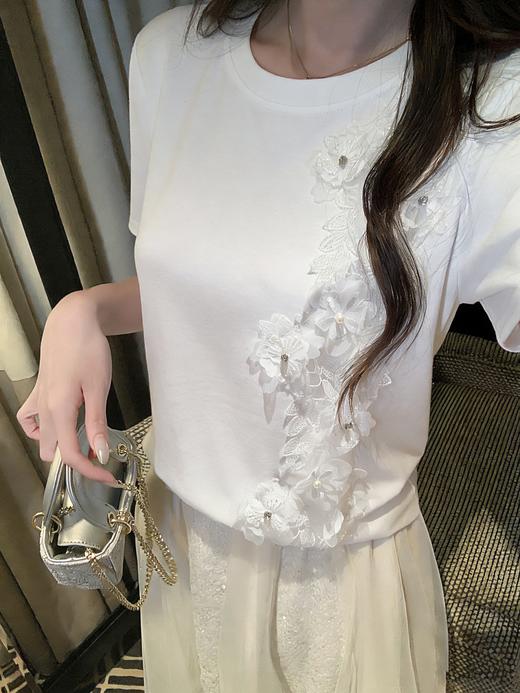 张心子【简易舒适区】圆领立体花小众设计T恤上衣 U2603003 商品图3