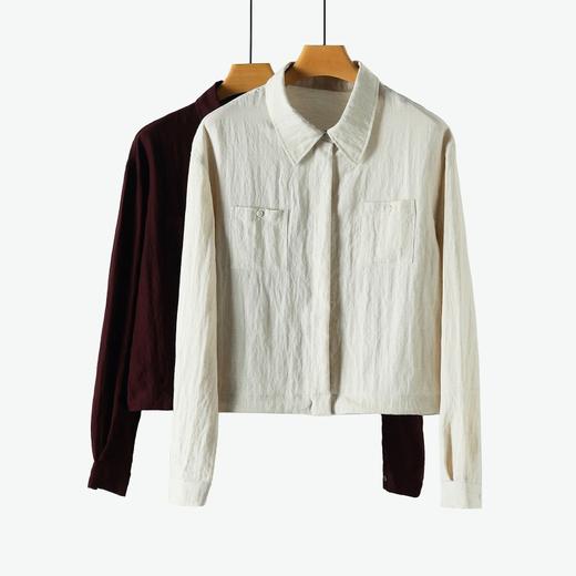 下单3-7天发货！Mylyis 雨露麻休闲短款衬衫/九分裤 短款衬衫翻领利落 双口袋点缀细节 搭配松紧腰九分裤 随性垂坠 适配日常通勤 商品图0