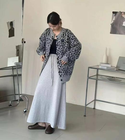 F032077复古甜酷休闲风V领单排纽扣豹纹针织开衫外套 商品图2