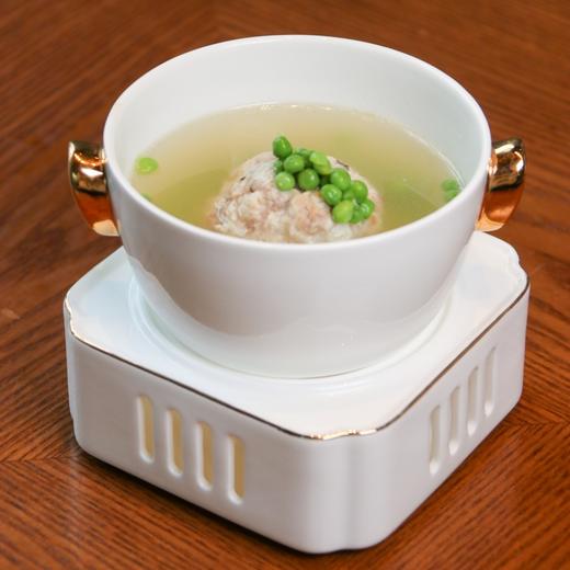 【水沙涟中餐厅 春鲜至味双人餐】午/晚餐通用！精选菜品：烟熏⼴安狮子头、红焖雪花和牛尾、红烧秧草河豚鱼、淮扬腌笃鲜笋汤...尝鲜水沙涟时令菜色同时体验招牌风味！ 商品图1