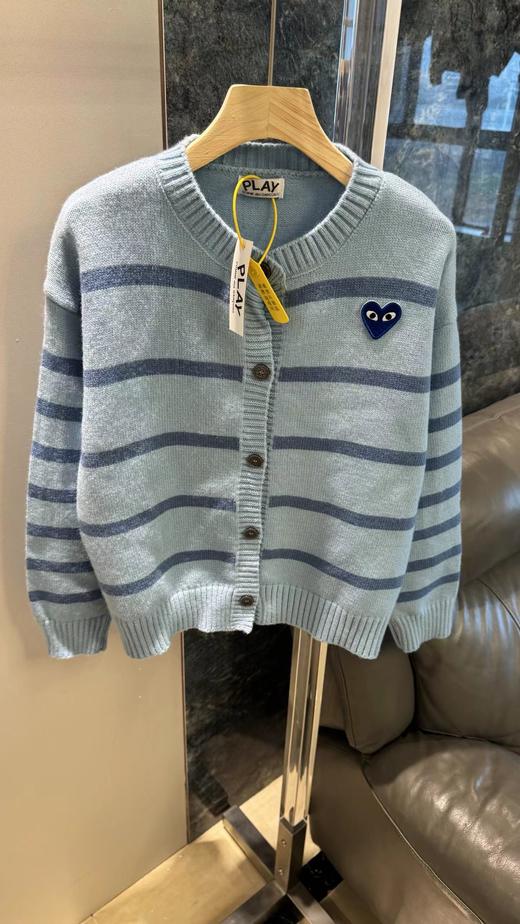 F032072奶蓝条纹圆领短款微宽松版型下摆收口设计针织开衫 商品图0