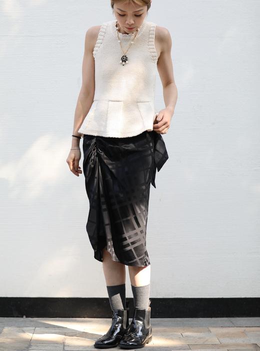 TYNVIE 荷叶边裙摆裹身裙 - 黑色格纹 商品图9