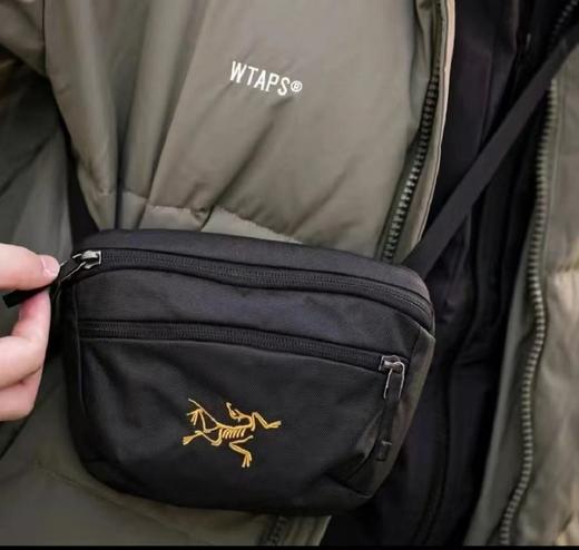 五色发售，随便对比专柜，男女同款！鸟Waist Pack• 防泼水、耐磨单肩包斜挎包容量：2.5L 商品图3
