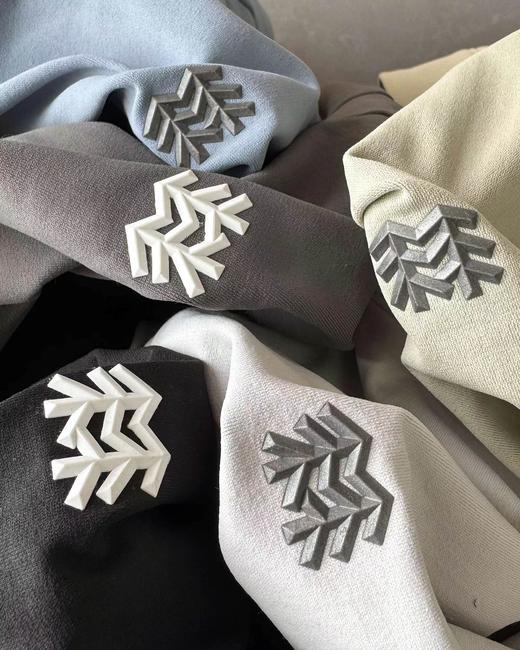 F032001春秋新款男款立体弹力运动内搭户外休闲半拉链薄绒打底衫长袖 商品图8