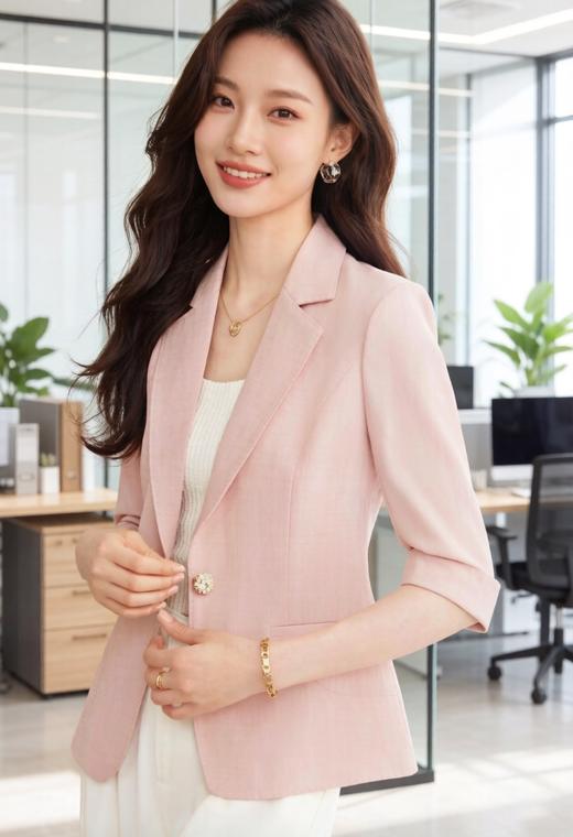 「老顾客福利」超级好看，百搭修身小西装外套，面料含亮丝 无论搭配裙子还是裤子都是绝配，春夏空调房必备西装外套（付款七天内发货）70706 商品图4