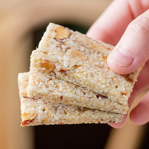 买3盒送坚果 火麻仁核桃糕 新140克/盒  A-5882  （效期26-6）集信堂 商品图6