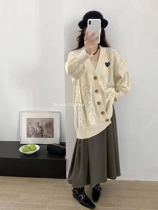 F032075休闲复古落肩黑色爱心刺绣V领灯笼袖长款开衫外套 商品图5