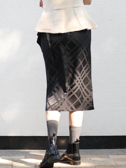 TYNVIE 荷叶边裙摆裹身裙 - 黑色格纹 商品图4