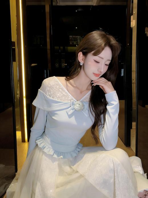 张心子【南法假日】气质甜美温柔风蕾丝拼接上衣 U2603011 商品图2