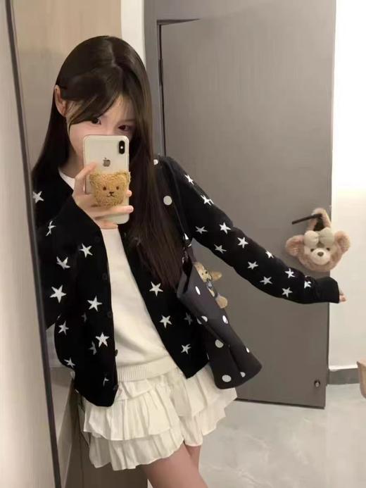 F032016春季新款休闲百搭黑底白星圆领少女感针织长袖开衫 商品图8