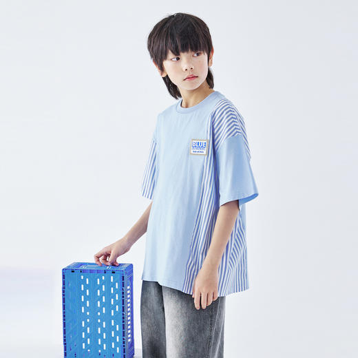 蓝汽水2026夏季新品男童条纹拼接上衣青少年凉感抗菌时尚短袖T恤 商品图2