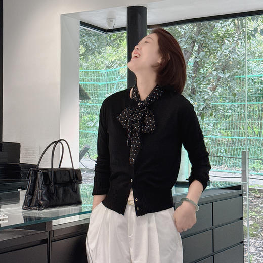 （法国外贸原单 羊毛天花板顶级轻薄）火桐hooton Super220's超细140支美丽诺绵羊毛圆领开衫 商品图3