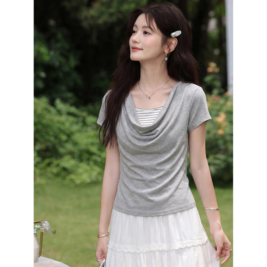 鹿向南「垂褶含光」浅花灰短袖T恤女夏新款时尚百搭荡领内搭上衣 商品图1