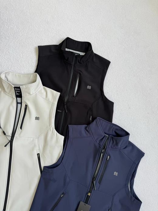 F032004春夏新款男士户外运动徒步爬山防风防水软壳马甲背心 商品图3