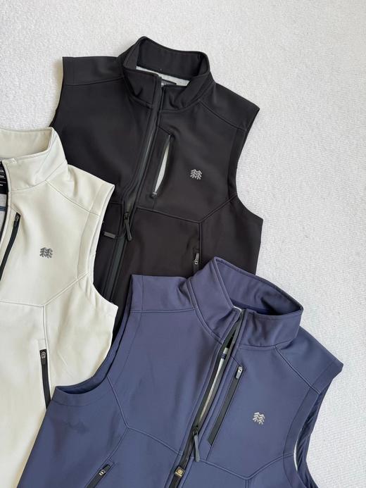 F032004春夏新款男士户外运动徒步爬山防风防水软壳马甲背心 商品图1