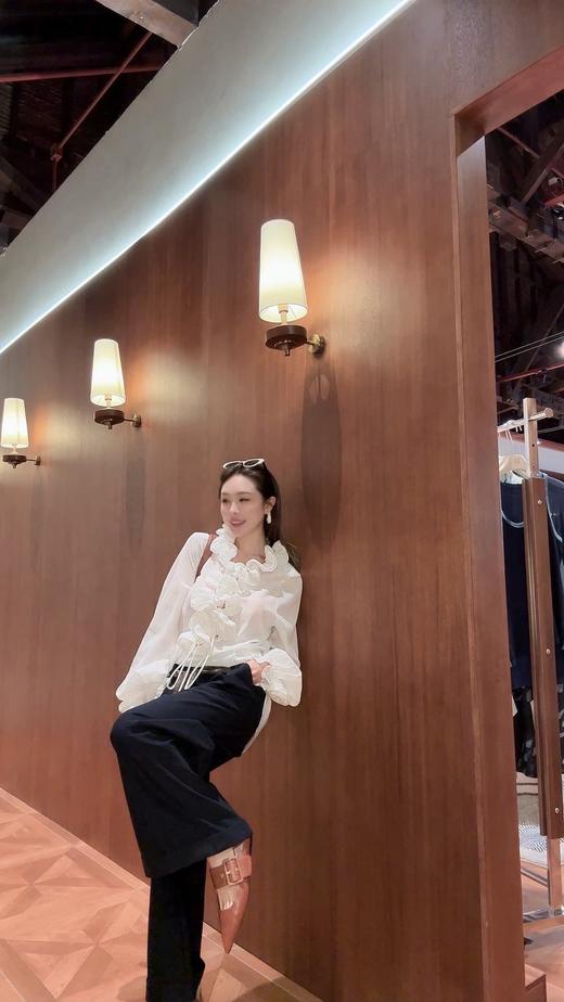 PIANAI冷小姐# 白色花边衬衣 商品图4