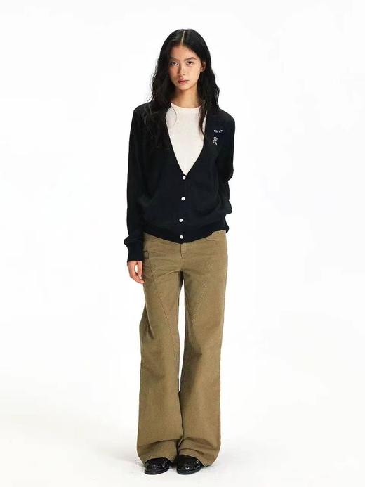 F0320150慵懒随性日系通勤黑色V领刺绣针织假两件开衫 商品图12