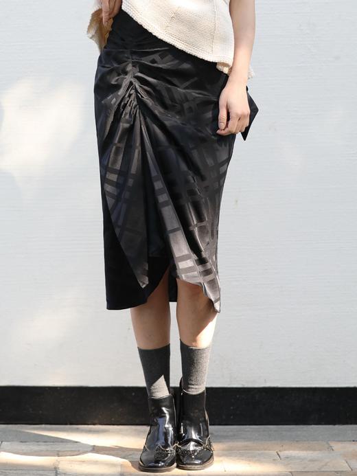 TYNVIE 荷叶边裙摆裹身裙 - 黑色格纹 商品图3