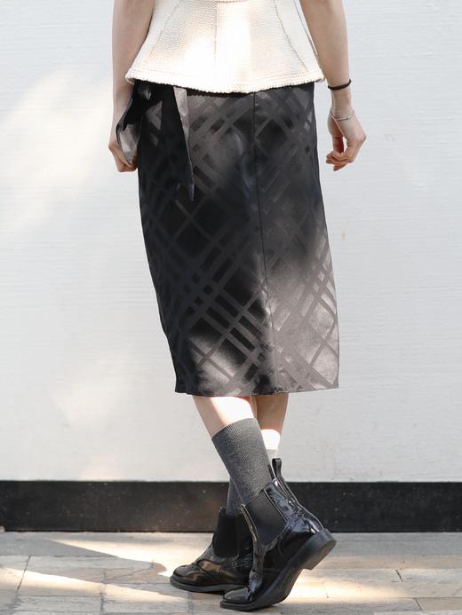 TYNVIE 荷叶边裙摆裹身裙 - 黑色格纹 商品图5