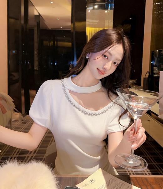 张心子【慵懒周末】挂脖露肩不规则显瘦小众设计上衣 U2603013 商品图5