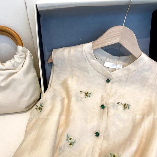 【7天内发出】新中式立领坎肩复古国风马甲 夏季刺绣上衣马甲轻奢背心 商品图2