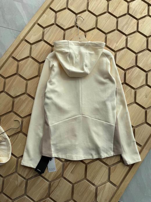 F032049春秋新款空气层面料轻盈柔软舒适女款拼接连帽开衫外套 商品图5