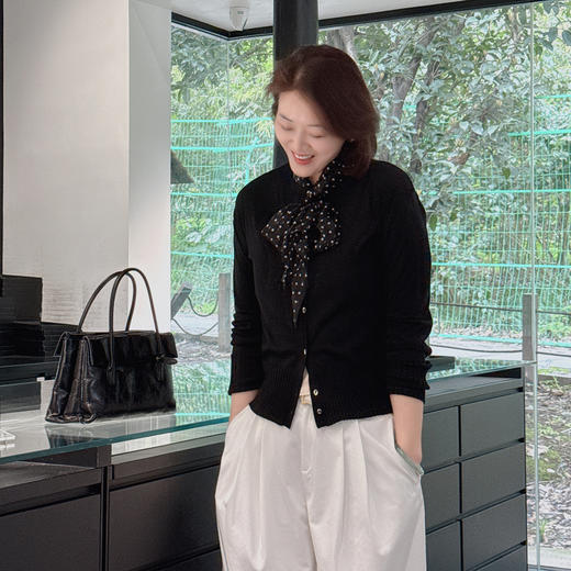 （法国外贸原单 羊毛天花板顶级轻薄）火桐hooton Super220's超细140支美丽诺绵羊毛圆领开衫 商品图2