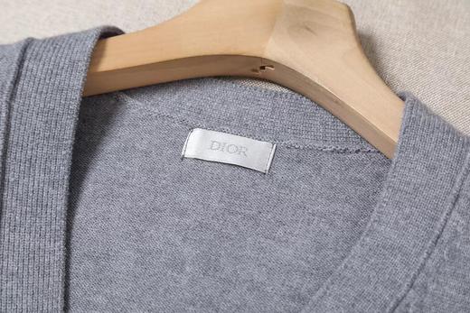 F032061休闲百搭V领排扣下摆条纹设计字母刺绣开衫 商品图11