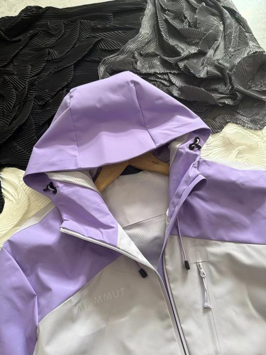 F032034女款拼接色块连帽软壳轻薄防风防泼水透气户外夹克冲锋衣 商品图7