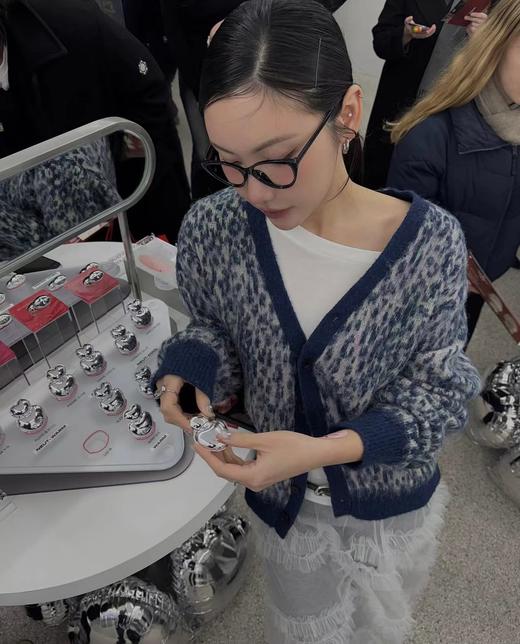 F032043春秋新款休闲时尚马海毛豹纹针织纽扣毛衣开衫外套 商品图11