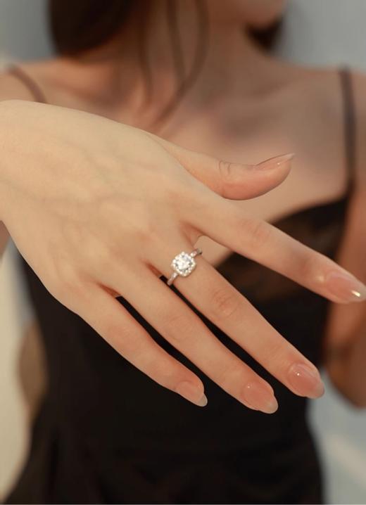 胖东来莫桑钻戒指 1克拉小方糖 商品图2