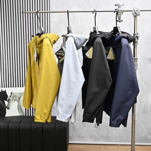 F032059春秋新款轻量软壳抓绒胸前简约小logo连帽冲锋衣外套 商品图1