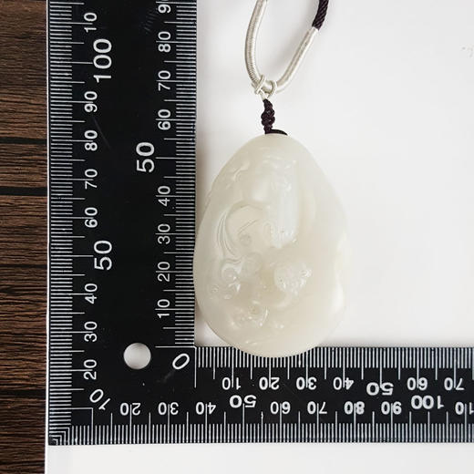 【天然正品】天然新疆籽料细腻油润度佳马上封侯（一帆风顺）和田玉吊坠手把件58.0*41.9*28.9MM（皆取最大值）120326NJ11 商品图2
