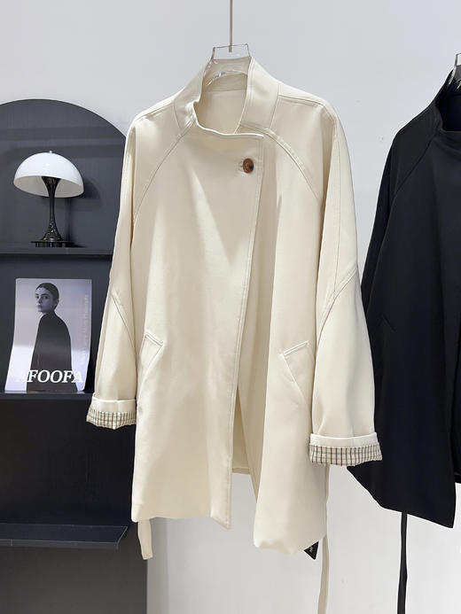 简约高智感立领系带一手长收腰风衣 商品图10