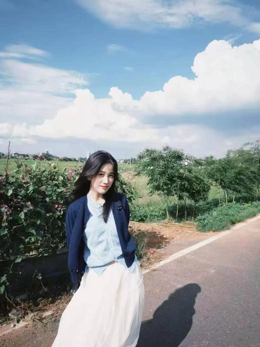 F0320148复古学院风藏青圆领蓝白条纹短款修身针织开衫 商品图8