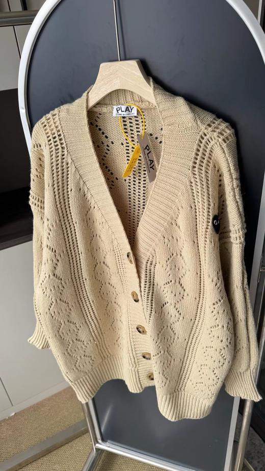 F032075休闲复古落肩黑色爱心刺绣V领灯笼袖长款开衫外套 商品图12