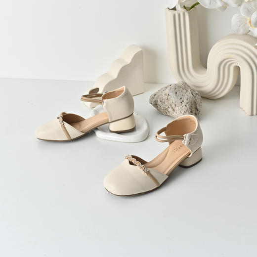 经典鲨2026夏季专柜新品百搭圆头4.5cm中粗跟甜美单鞋凉鞋女KW163-629031 商品图1