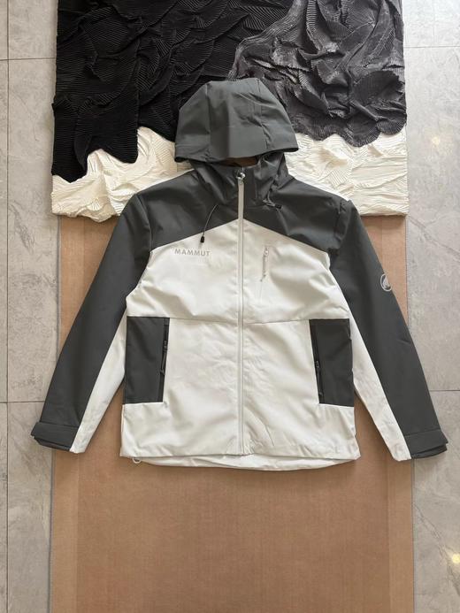 F032034女款拼接色块连帽软壳轻薄防风防泼水透气户外夹克冲锋衣 商品图4