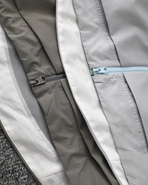 F032062运动户外徒步F防风防水透汽散热连帽防晒衣冲锋衣 商品图9