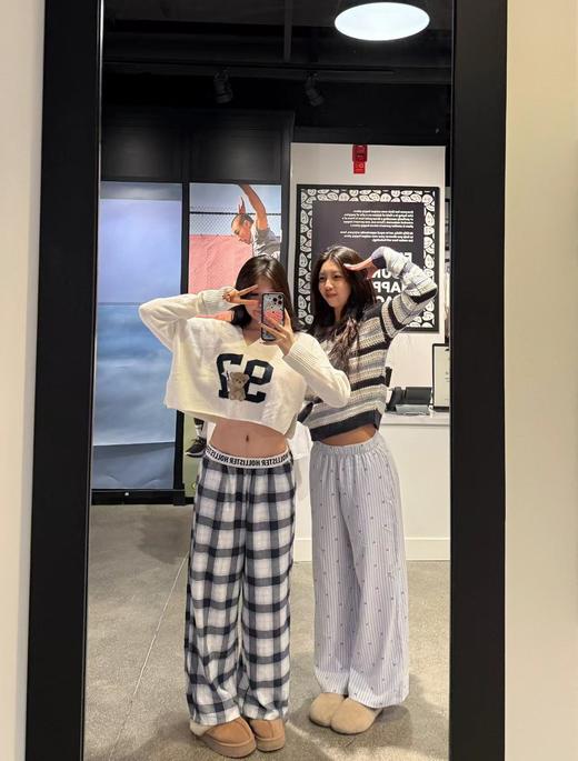 F032042春秋新款时尚百搭情侣款数字小熊短款针织毛衣 商品图9