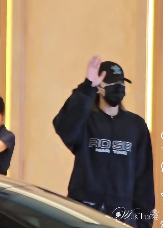 F032031字母标语不规则解构拼接重磅水洗做旧双拉链夹克外套 商品图10