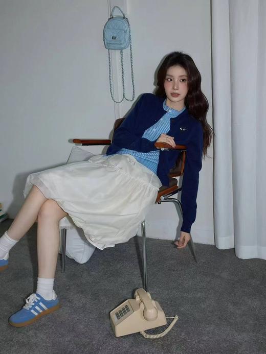 F0320148复古学院风藏青圆领蓝白条纹短款修身针织开衫 商品图10