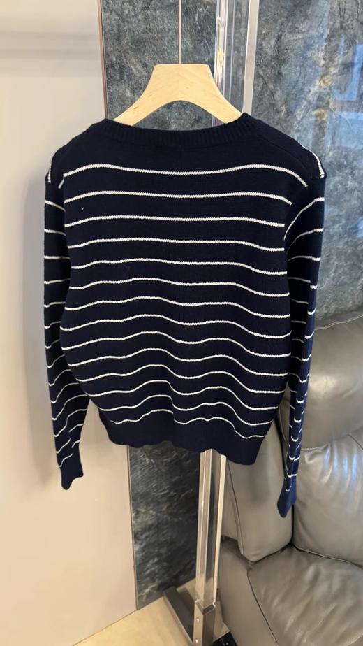 F032074日常休闲百搭微宽松直筒版型藏青条纹圆领针织开衫 商品图1