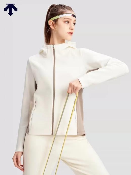 F032049春秋新款空气层面料轻盈柔软舒适女款拼接连帽开衫外套 商品图14